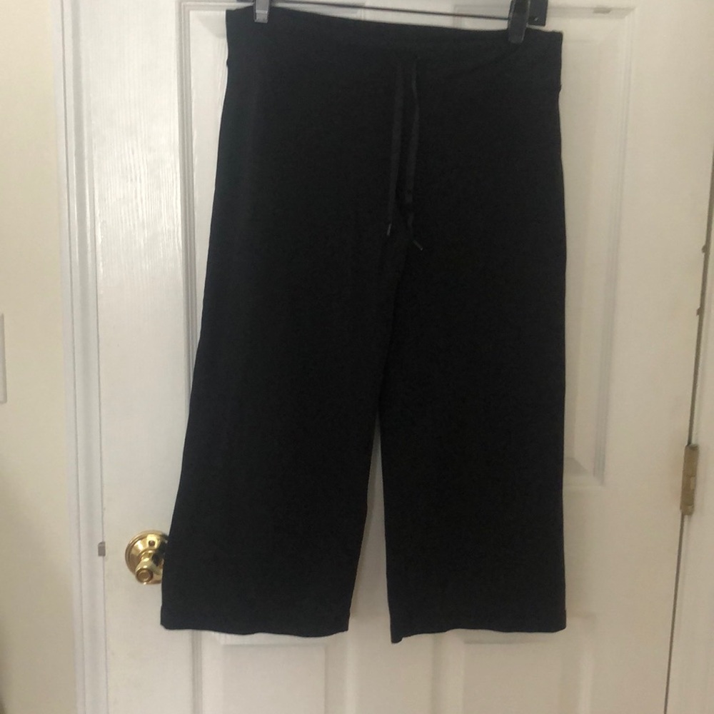 Lululemon Capri pants